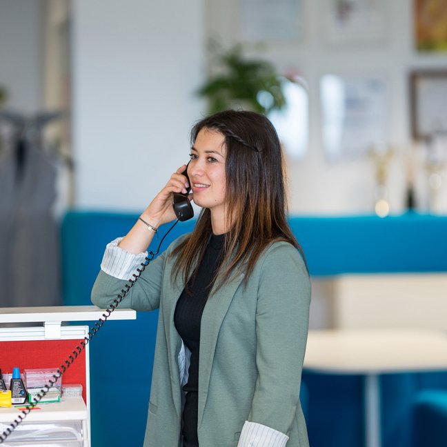 SIWA HR Managerin, Kundenkontakt und Support